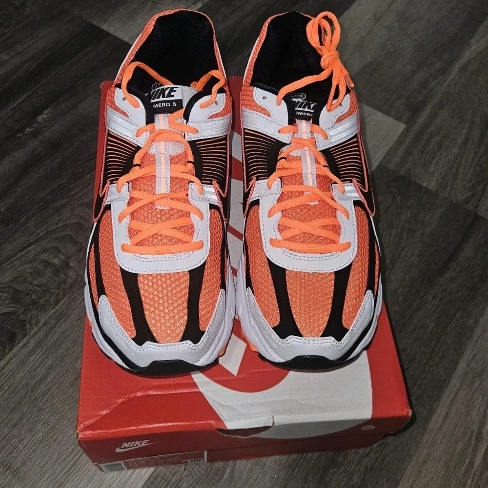 Nike Zoom Vomero 5 Total Orange White Black Men’s 11.5 FB9149‑800 NIB